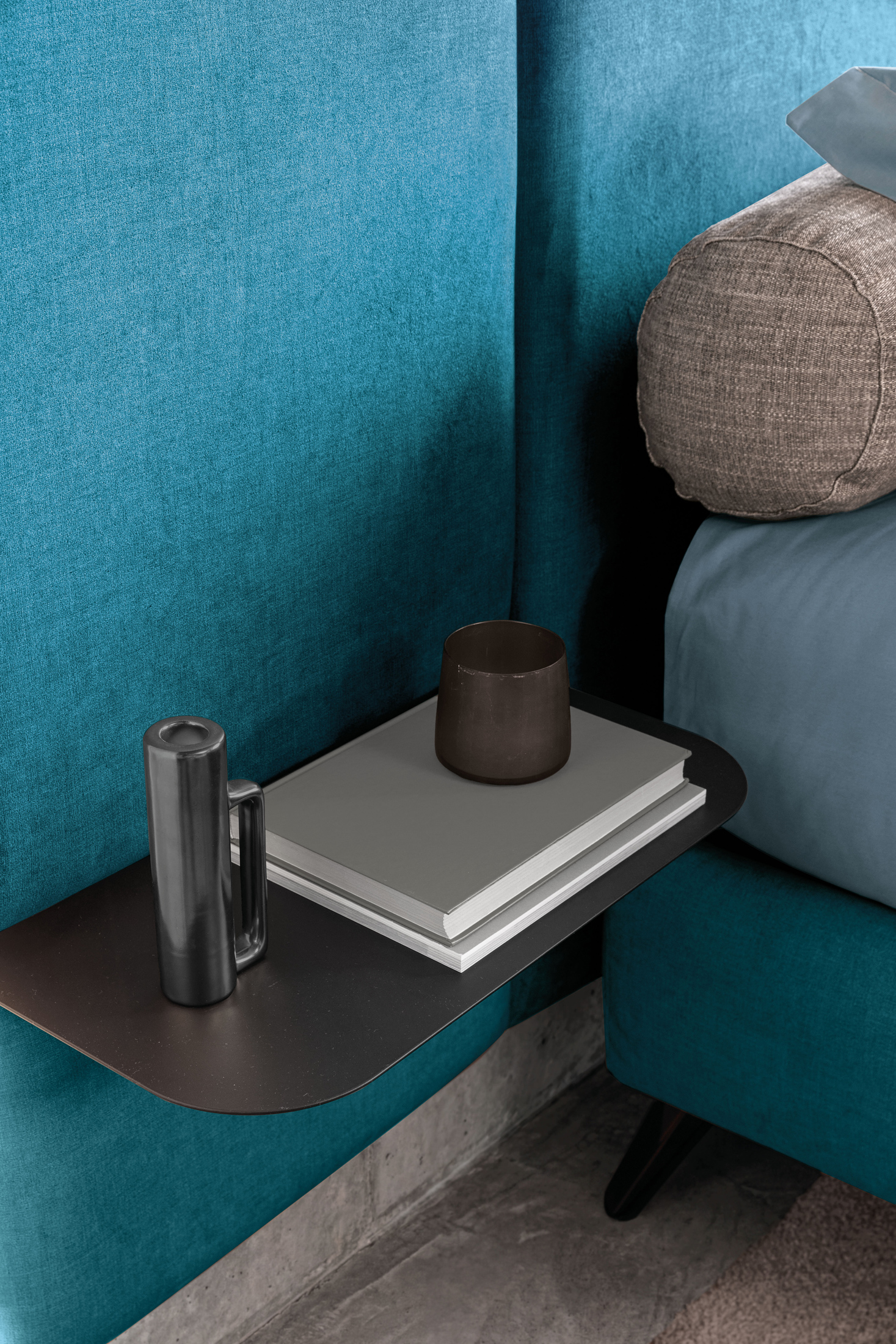 Wall headboard: shelf detail