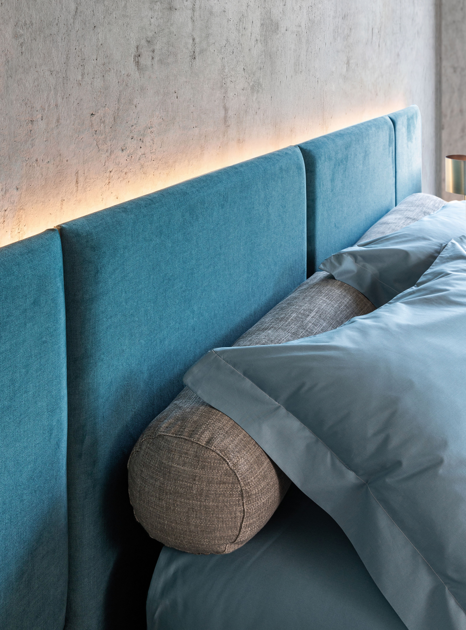 Wall headboard: headboard detail